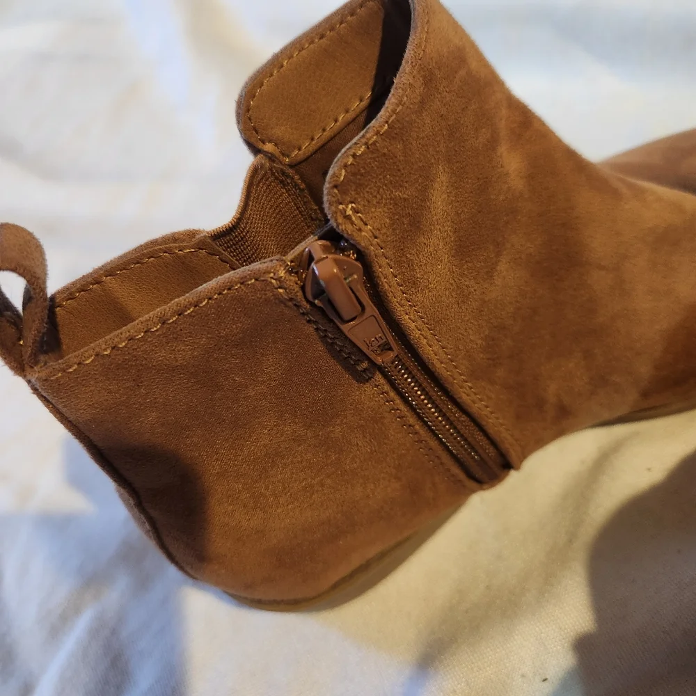 Brown Suede Chelsea Ankle Boots Low Heel Fall Shoes Size 3
